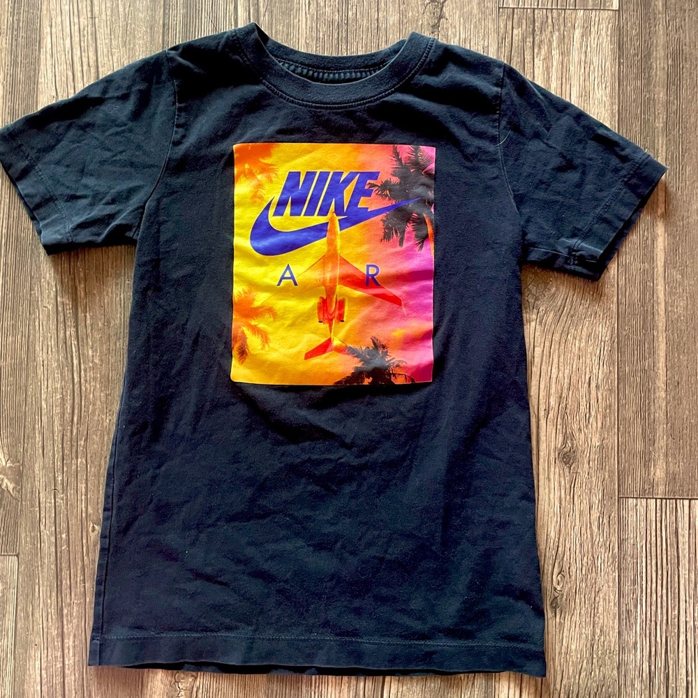 Nike boys tee